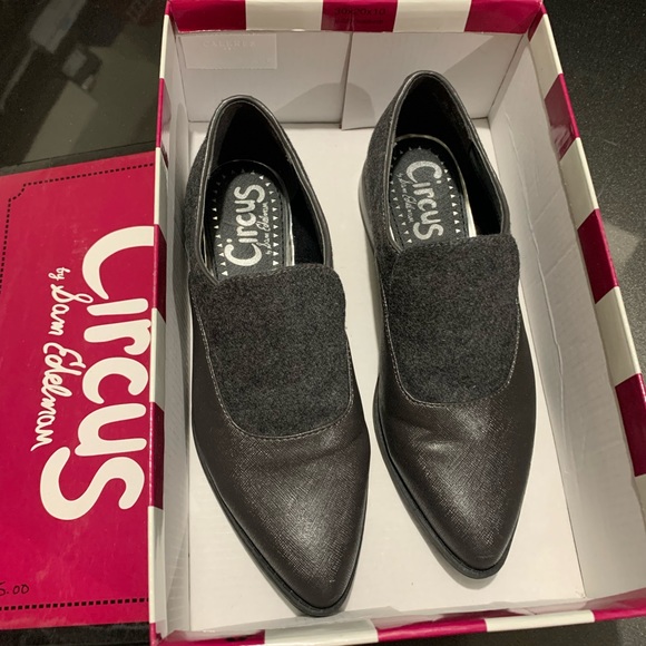 Women’s Shoes - Picture 1 of 7